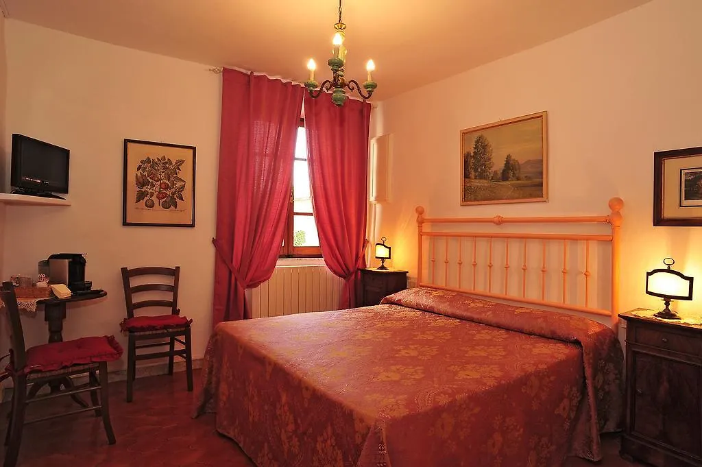 Le Camere Di Monia Saturnia 3*,